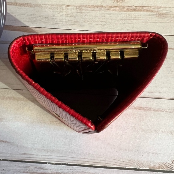 Louis Viutton Red Epi Key Holder - 6 Keys - Picture 11 of 15
